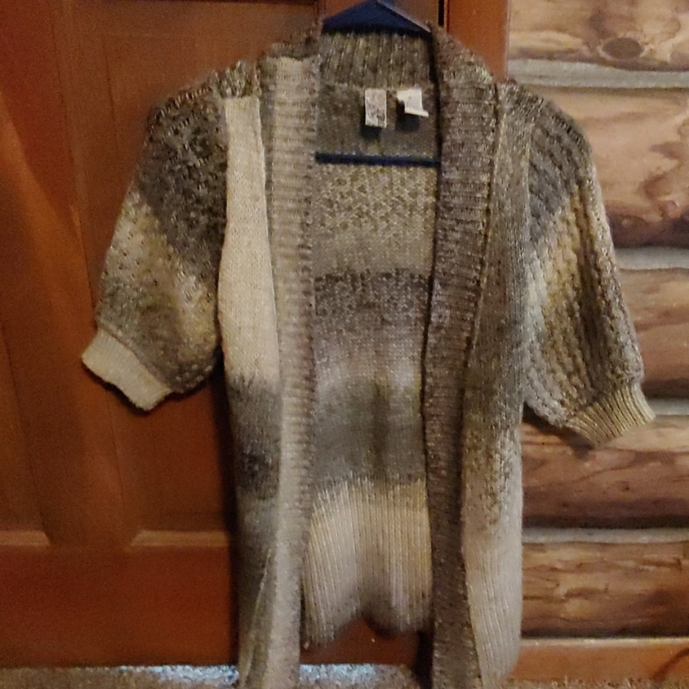 Short sleeved cardigan